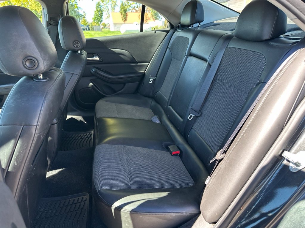 Used 2015 Chevrolet Malibu LT FWD image 14