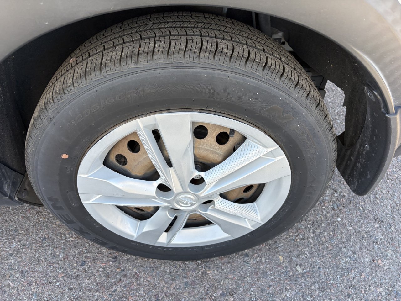 Used 2021 Nissan Kicks S FWD image 7