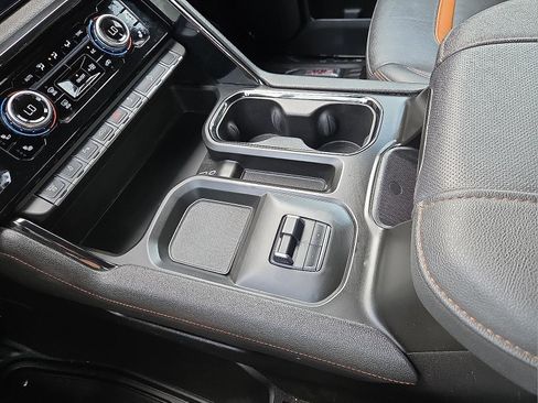 Used 2025 GMC Sierra 2500 AT4 w/ AT4 Premium Plus Package AWD/4WD image 25