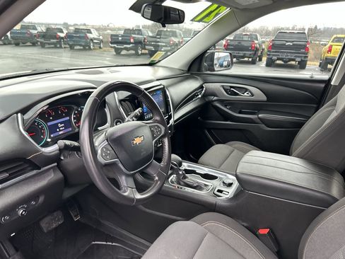Used 2021 Chevrolet Traverse LT w/ LPO, Blackout Package image 25