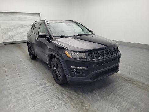 Used 2019 Jeep Compass Latitude FWD image 13