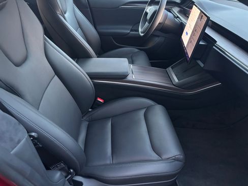 Used 2023 Tesla Model S Standard Range image 11