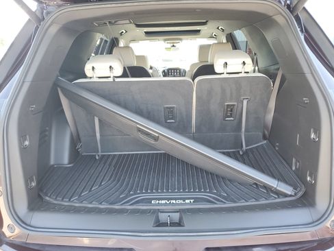 Used 2022 Chevrolet Traverse Premier FWD image 9
