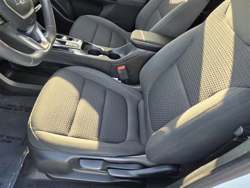 Used 2022 Chevrolet Bolt EUV LT image 12