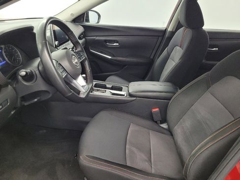 Used 2025 Nissan Sentra SR FWD image 17