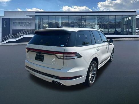 New 2026 Lincoln Aviator AWD w/ Jet Appearance Package image 8
