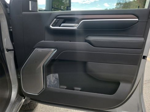 New 2026 GMC Sierra 2500 Denali w/ Denali Reserve Package image 16