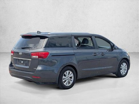 Used 2017 Kia Sedona LX w/ LX Essentials Premium Package FWD image 5