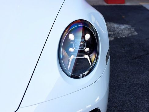 Used 2020 Porsche 911 Carrera RWD image 4