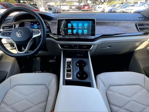 New 2026 Volkswagen Atlas SE FWD image 5