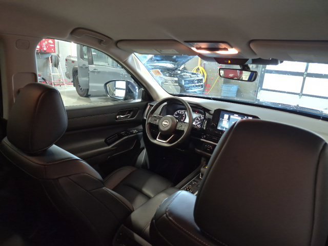 Certified 2025 Nissan Pathfinder SL AWD/4WD image 25