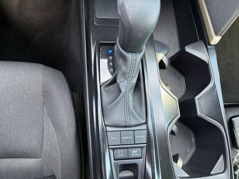 Used 2025 Toyota Camry LE image 40