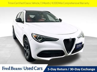 Used 2022 Alfa Romeo Stelvio Veloce video 1
