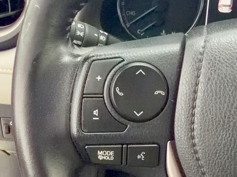 Used 2016 Toyota RAV4 Limited AWD/4WD image 18