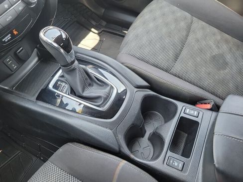 Used 2018 Nissan Rogue Sport SV w/ SV Technology Package FWD image 29