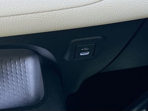 Used 2025 Toyota Corolla LE FWD image 30