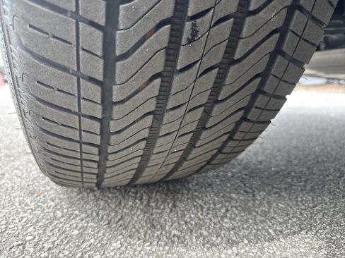 Used 2024 GMC Yukon Denali w/ Advanced Technology Package image 12