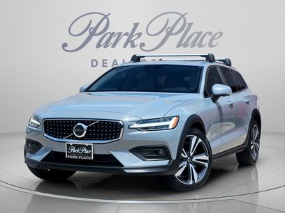 Used 2024 Volvo V60 B5 Cross Country Plus w/ Protection Package Premier