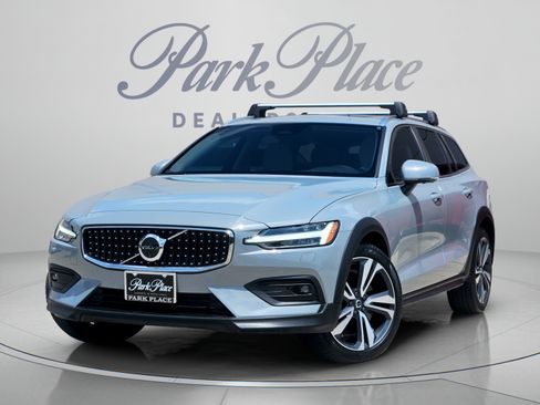 Used 2024 Volvo V60 B5 Cross Country Plus w/ Protection Package Premier AWD/4WD image 1