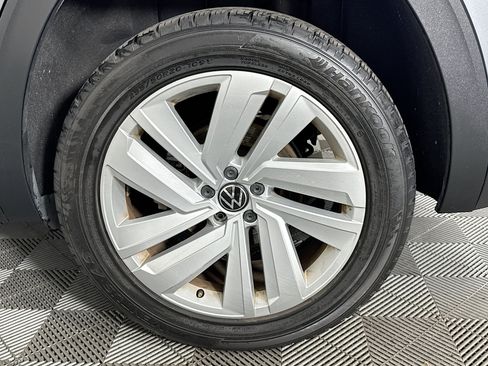 Used 2023 Volkswagen Atlas Cross Sport SE FWD image 35