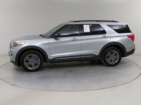 Certified 2022 Ford Explorer XLT w/ XLT Sport Appearance Package AWD/4WD image 21
