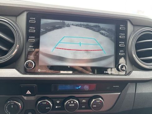 Used 2022 Toyota Tacoma TRD Sport image 11