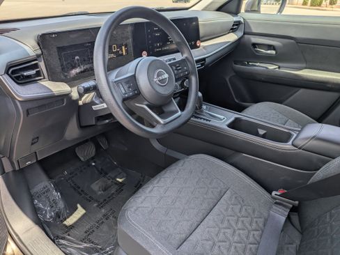 Used 2025 Nissan Kicks SV AWD/4WD image 24