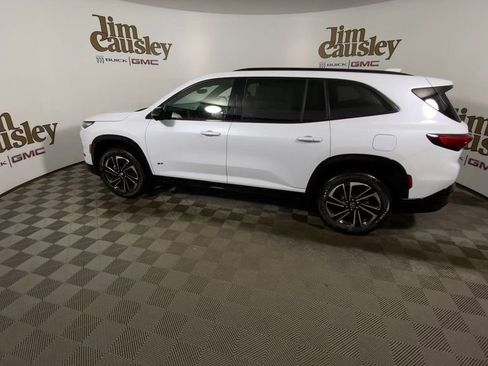 Used 2026 Buick Enclave Sport Touring w/ Power Package FWD image 5