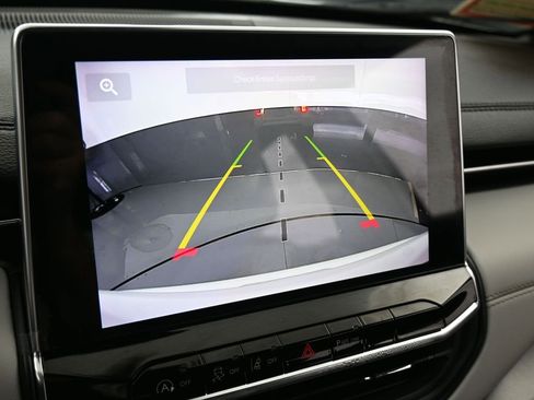 Used 2023 Jeep Compass Limited image 21