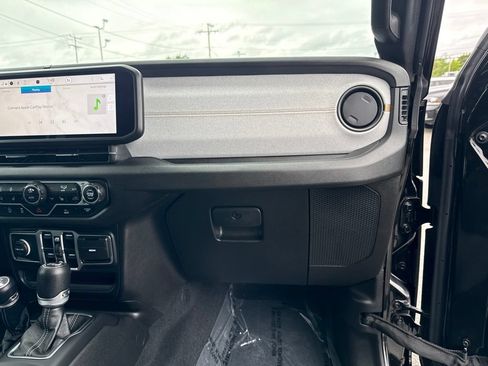 Used 2024 Jeep Wrangler Unlimited Sport AWD/4WD image 25