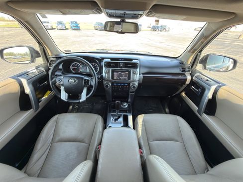 Used 2014 Toyota 4Runner Limited image 9