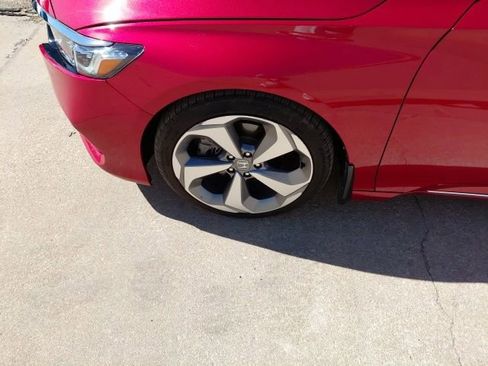 Used 2018 Honda Accord Touring image 38
