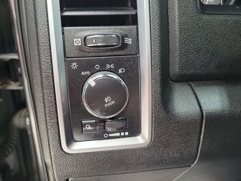 Used 2016 RAM 1500 Limited RWD image 34