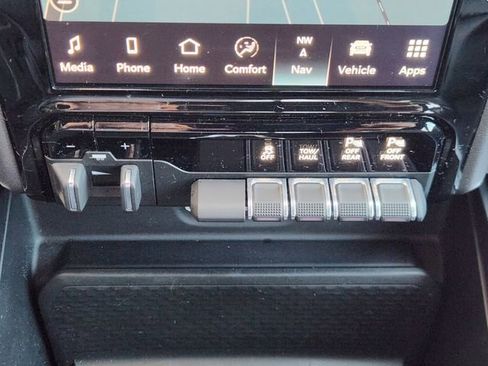 Used 2023 RAM 1500 Laramie image 17