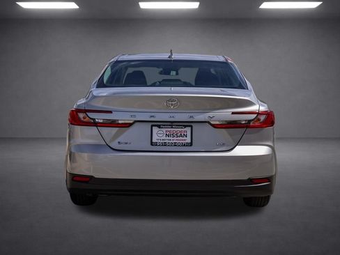 Used 2025 Toyota Camry LE FWD image 5
