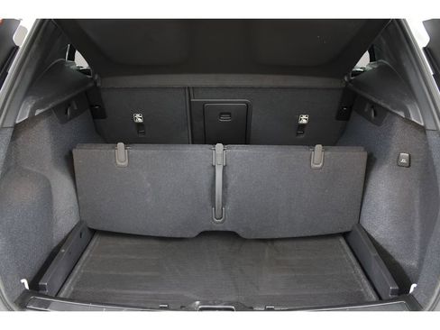 Certified 2025 Volvo XC40 B5 Ultra AWD/4WD image 31