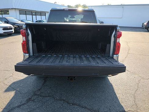 Used 2023 Chevrolet Silverado 1500 LT AWD/4WD image 31