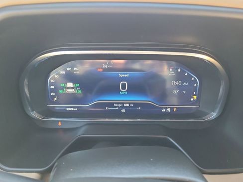 Used 2024 Chevrolet Suburban Premier image 10