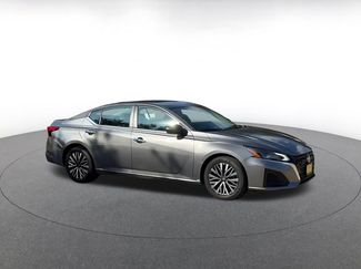 Used 2025 Nissan Altima 2.5 SV FWD video 2