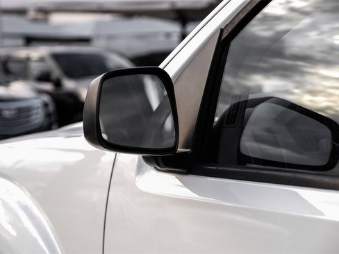 Used 2019 Nissan Frontier S image 38