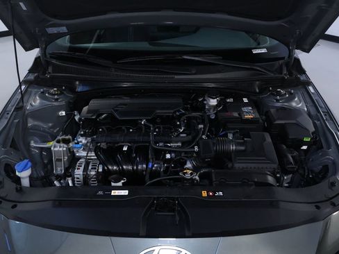 Used 2025 Hyundai Elantra SEL image 33