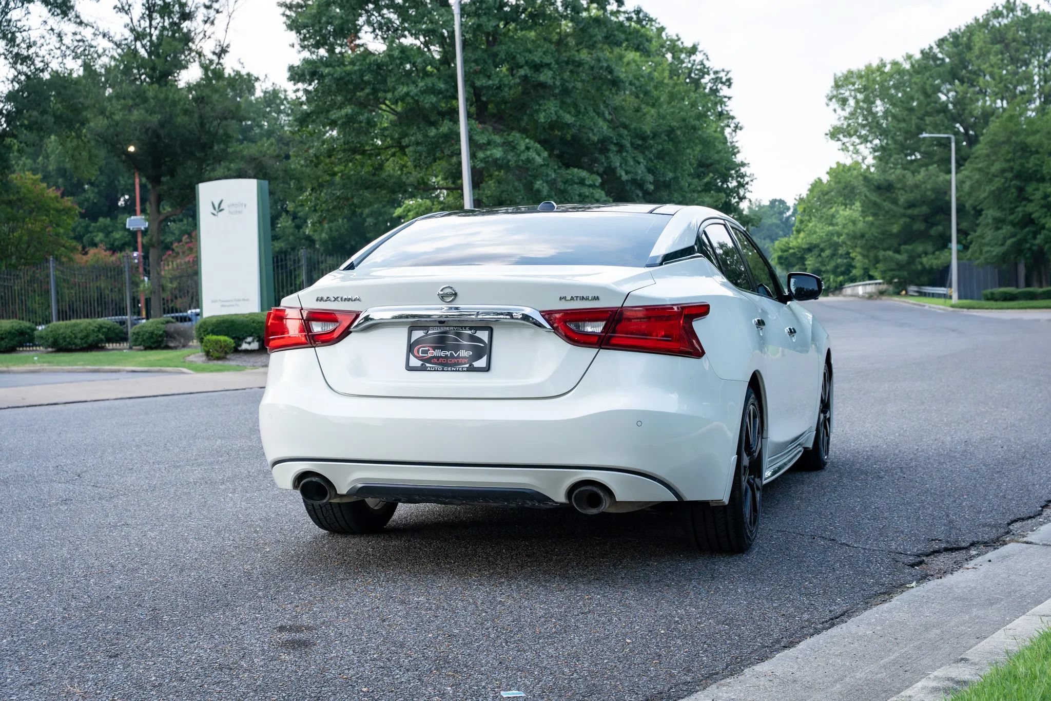 Used 2017 Nissan Maxima Platinum FWD image 6