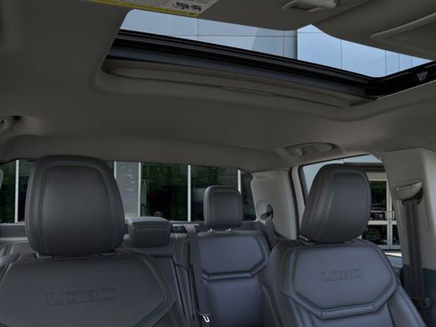 New 2025 Ford Maverick Lobo image 12