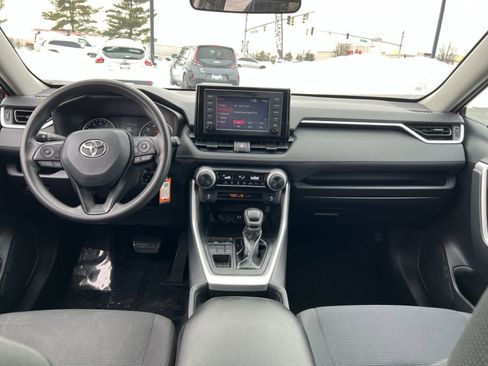 Used 2019 Toyota RAV4 LE image 22