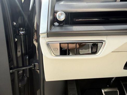 New 2026 Cadillac Vistiq Sport w/ LPO, Floor Liner Package image 14