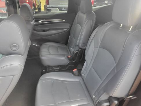 Used 2024 Buick Enclave Premium image 17
