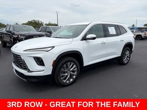 Certified 2025 Buick Enclave Preferred FWD image 3