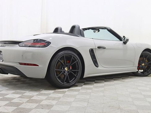 Used 2018 Porsche 718 Boxster S image 10