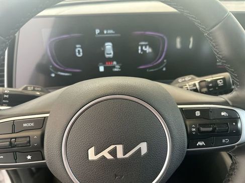 Certified 2023 Kia Sportage EX FWD image 12