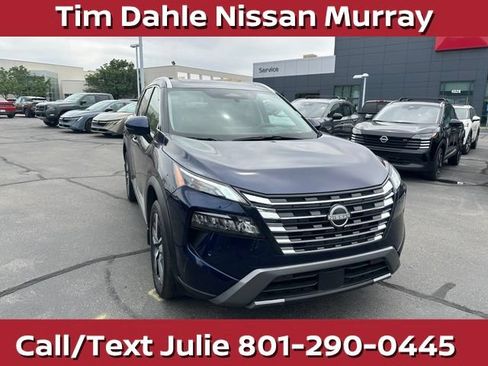 Used 2025 Nissan Rogue SL w/ Tech Package AWD/4WD image 3